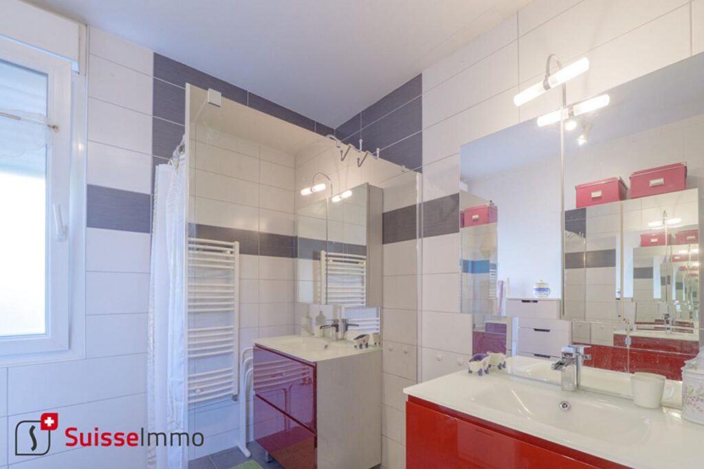 Maison Feche L’Eglise – 9 pièce(s) -188 m2 – 9 pièces – 5 chambres – 188 m²