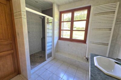 MAISON 9 PIECES 206m² SUR 13.91 ARES 329000 EUROS – 9 pièces – 7 chambres – 205 m²