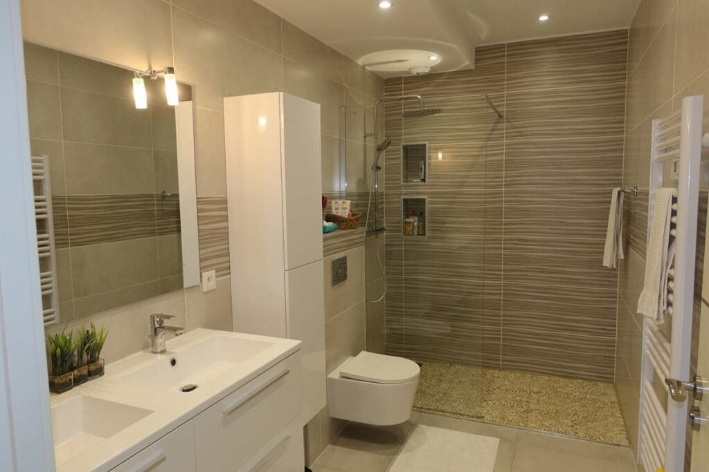 Maison d’architecte Besancon 7 pièce(s) 185 m2 – 7 pièces – 5 chambres – 185 m²