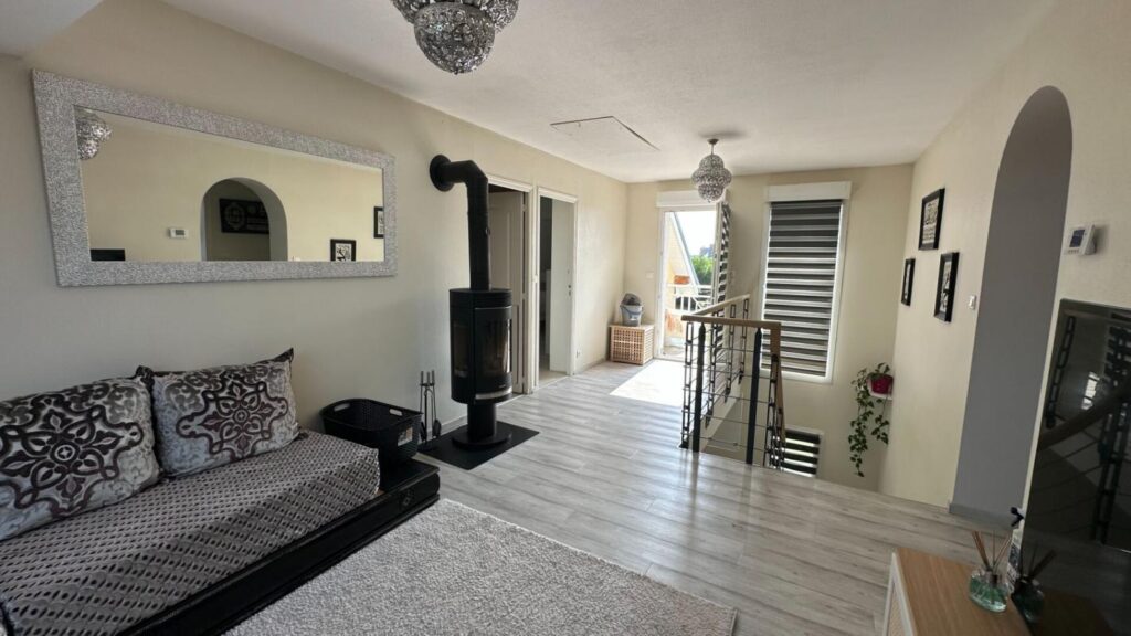 Maison Audincourt 6 pièce(s) 130 m2 – 6 pièces – 4 chambres – 130 m²