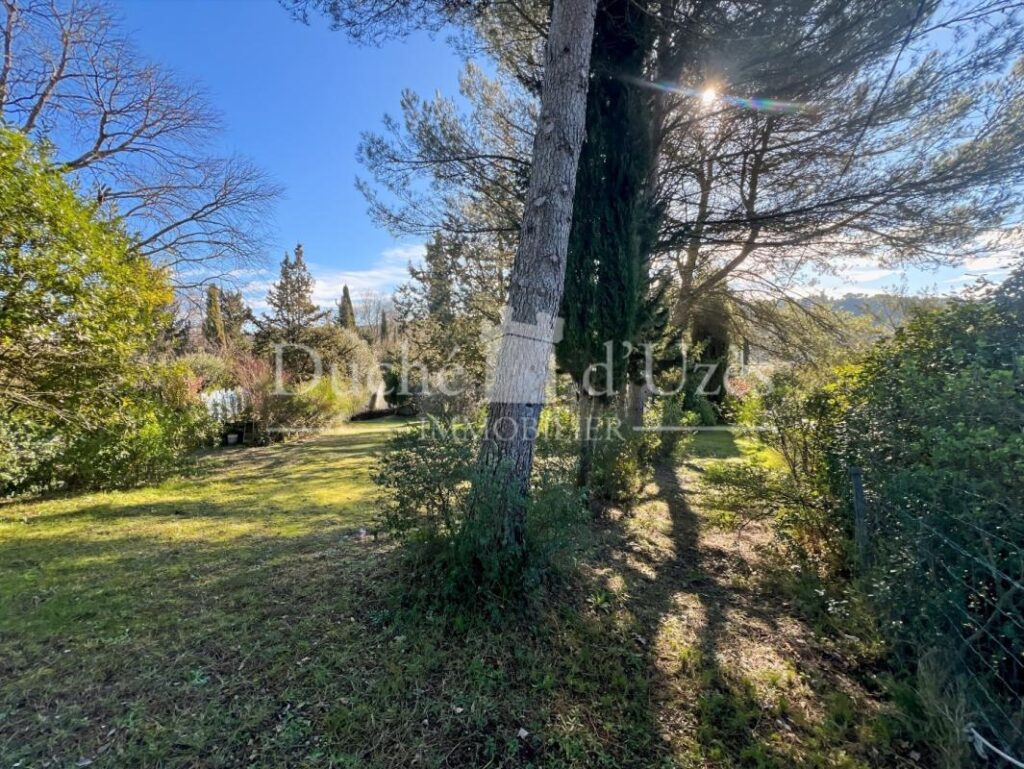 Terrain – NR pièces – NR chambres – 1090 m²