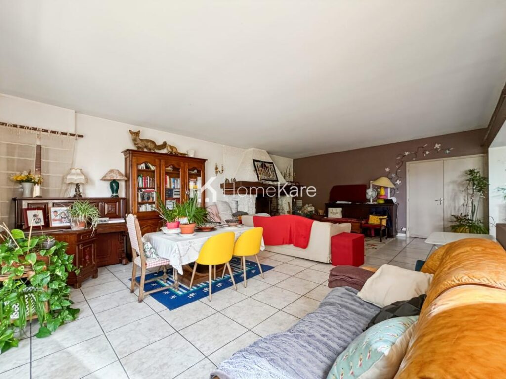 CHARMANTE MAISON SPACIEUSE – 9 pièces – 8 chambres – 270 m²