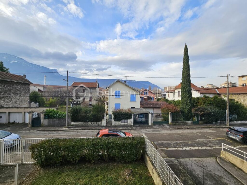 Lumineux T3 rénové – 3 pièces – 2 chambres – 62 m²