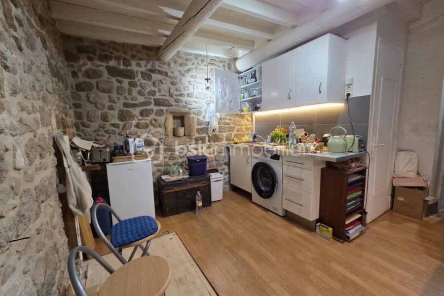 Maison à vendre à Cereste