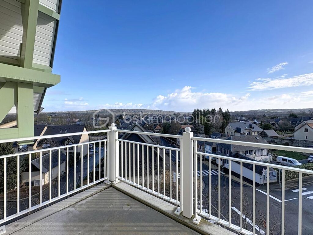 Appartement 4 pièces avec vue dégagée – 4 pièces – 3 chambres – 81 m²