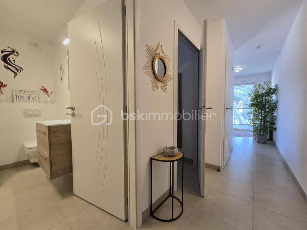 Vivez l’exception au cœur de Carry-le-Rouet : un appartement de standing avec solarium et aperçu mer, dans une résidence récente et intimiste – 2 pièces – 1 chambre – 41 m²