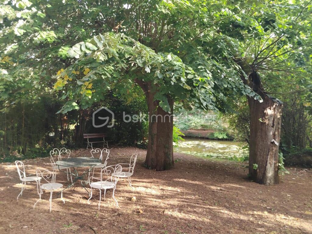 Très belle miaosn en pierre – 8 pièces – 4 chambres – 220 m²