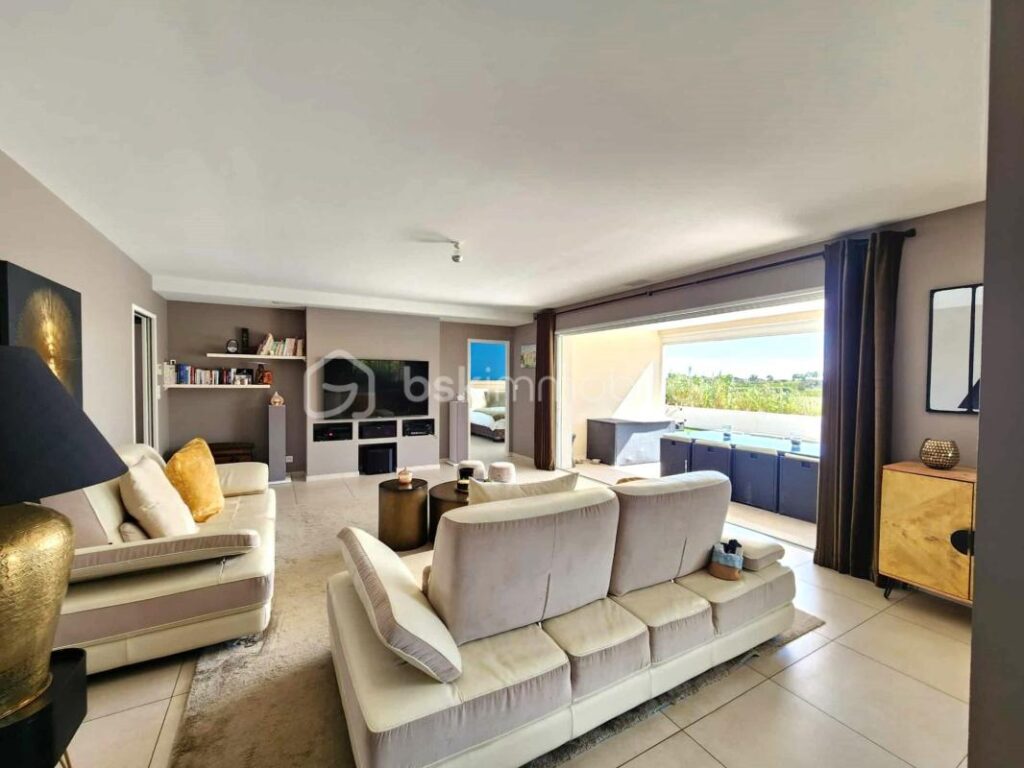 Superbe villa de plain-pied sans vis-à-vis avec quatre chambres – 6 pièces – 4 chambres – 145 m²