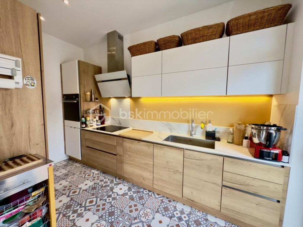 Duplex d’exception – Dernier étage avec balcon filant, triple exposition – Nice Gioffredo – 4 pièces – 3 chambres – 100 m²