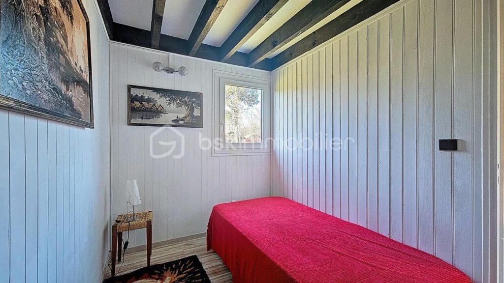 *** SOUS COMPROMIS*** Chalet T4 meublé – Cadre paisible et nature à Sanguinet – 4 pièces – 3 chambres – 53 m²