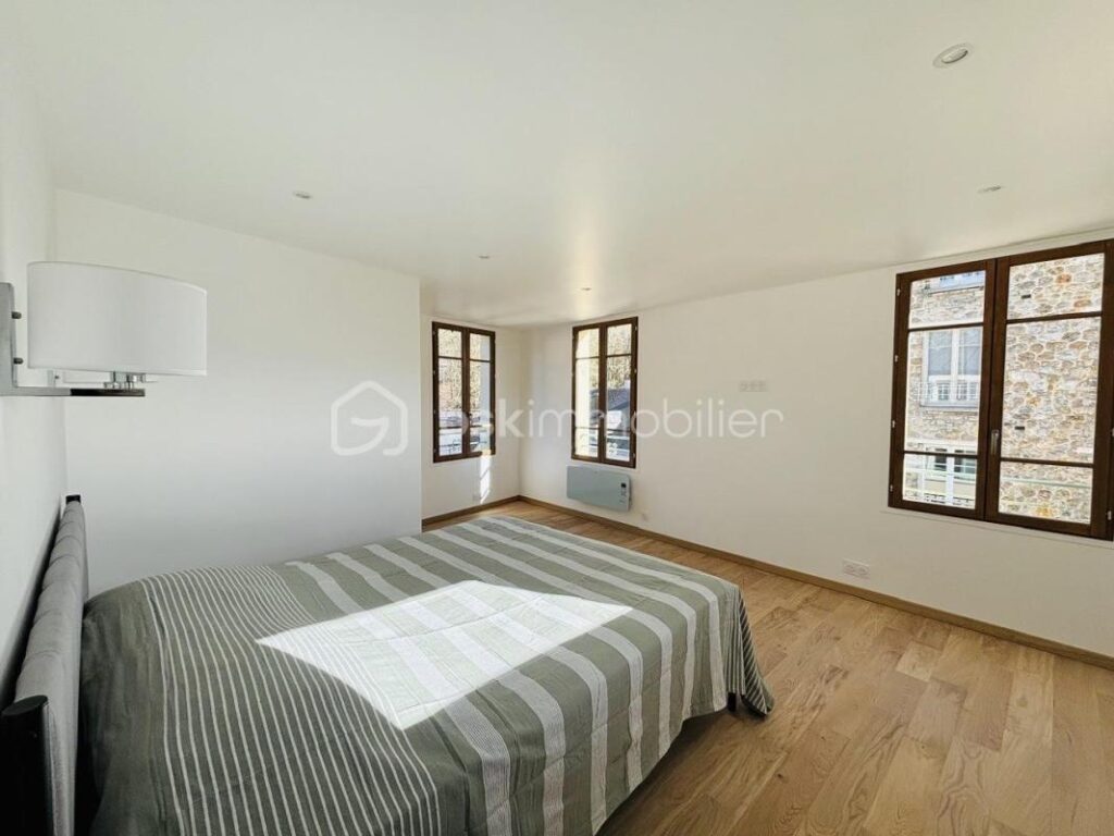 VENDS MAISON DE VILLE A MARNES-LA COQUETTE – 3 pièces – 2 chambres – 79 m²