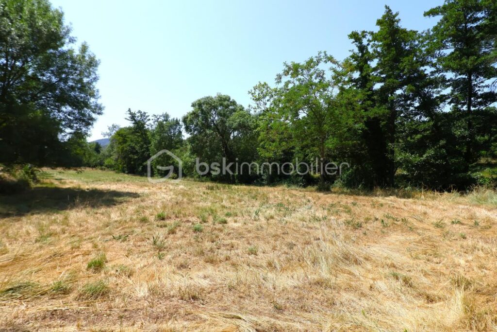 Mas cadastré sur presque 1 hectare, irrigué – NR pièces – NR chambres – 9610 m²