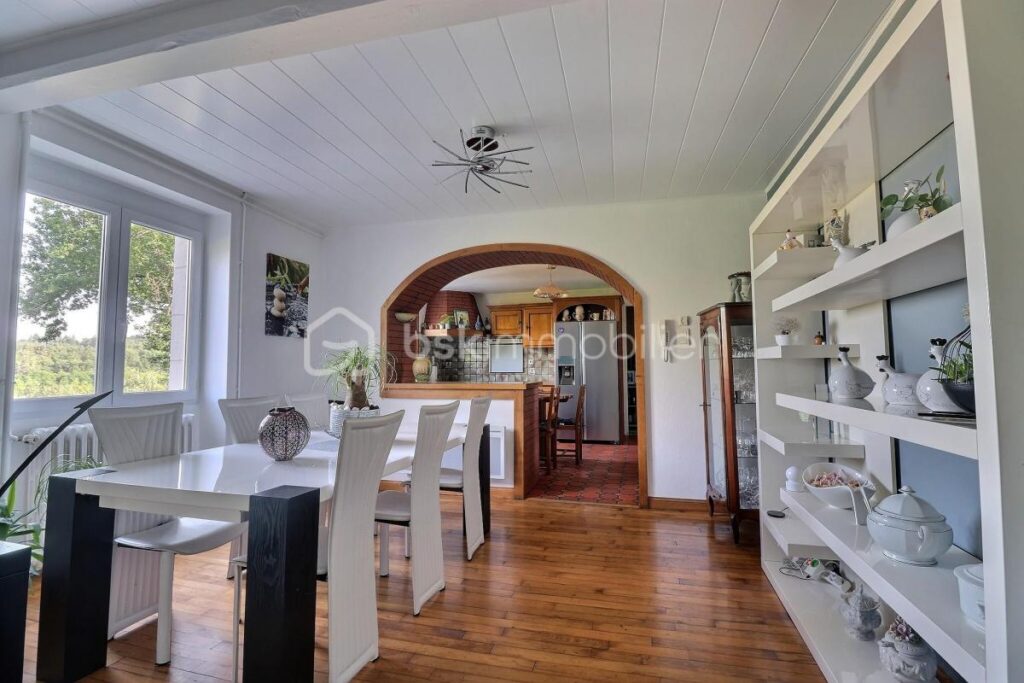 Maison 154m² 63300 Thiers – 5 pièces – 4 chambres – 154 m²