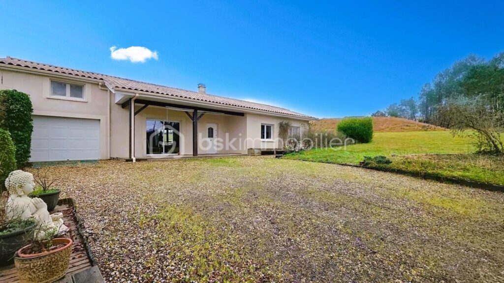 Maison de plain-pied – 4 chambres – Terrain arboré 1 600 m² – 5 pièces – 4 chambres – 100 m²