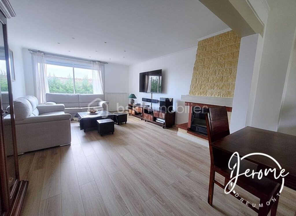 Maison familiale rénovée 7 P/ 148 m² / Montgeron secteur résidentiel – 7 pièces – 4 chambres – 148 m²