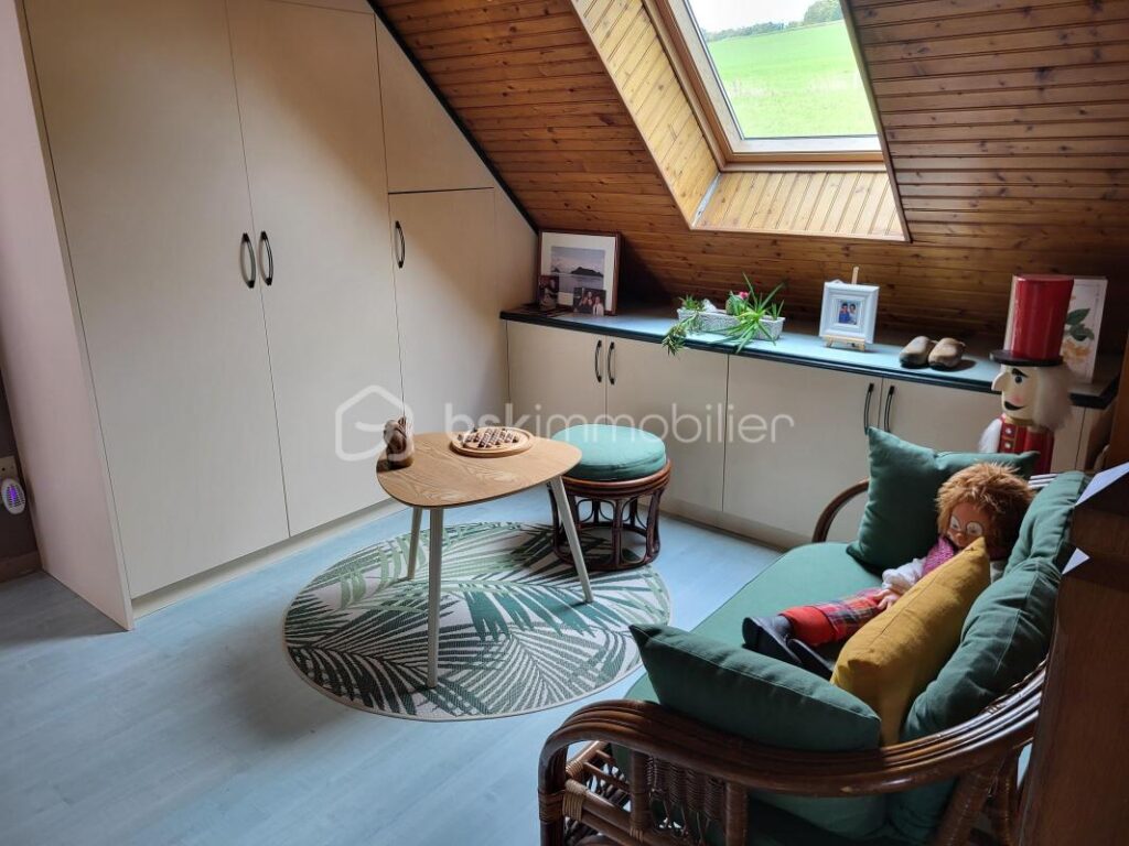 COUP DE CŒUR SUR LA COMMUNE DE SAINT-LAURENT-DE-CUVES – 6 pièces – 4 chambres – 138 m²