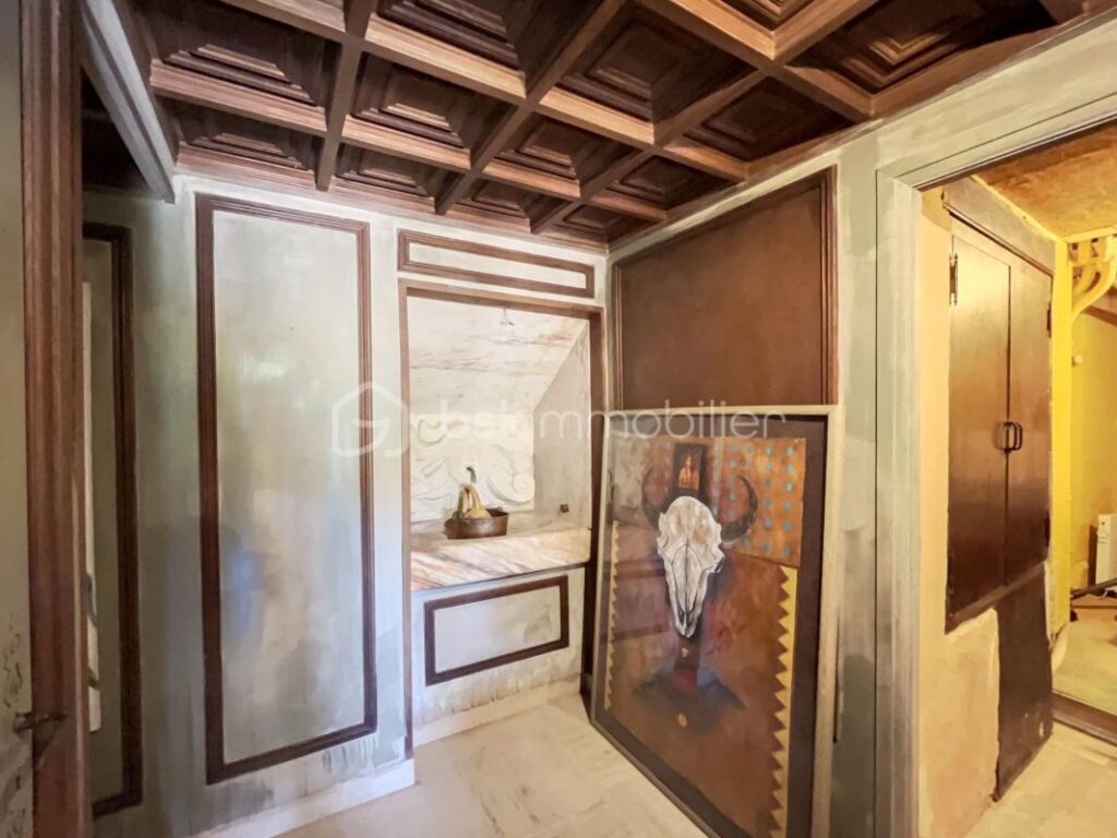 Maison de caractère avec vue panoramique – Ménerbes, Luberon – 9 pièces – 4 chambres – 155 m²