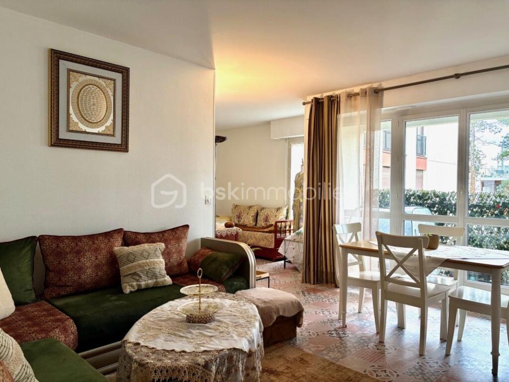 Résidence LES CHAMPS LASNIERS beau F5 avec cave et 2 places de parking privé en sous sol – 5 pièces – 3 chambres – 96 m²