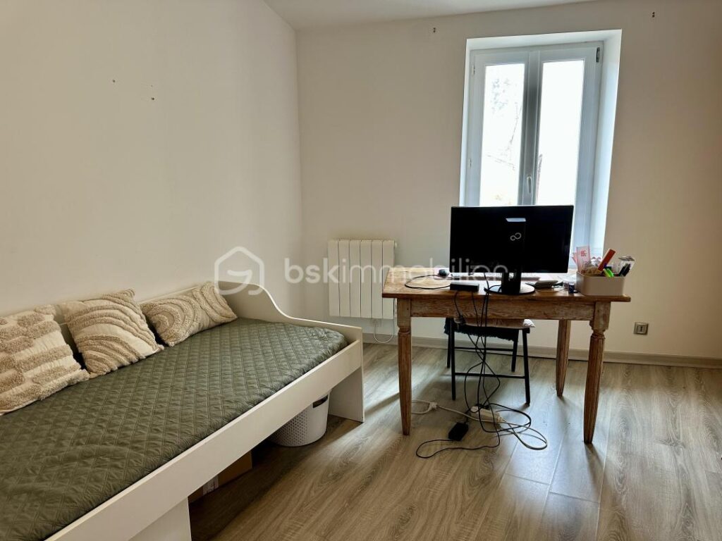 Coup de cœur assuré : maison de caractère avec terrasse panoramique et volumes atypiques – 4 pièces – 3 chambres – 87 m²