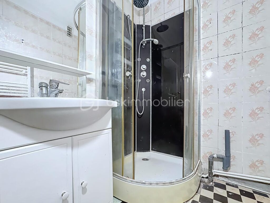 T5 79 m² • 4 chambres • Idéal colocation • Rentabilité attractive • Grenoble / limite Saint-Martin-d’Hères – 5 pièces – 4 chambres – 79 m²