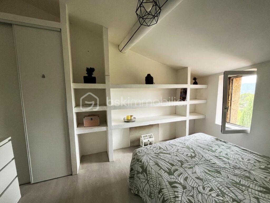 Maison de Village avec Commerce à Vendre – Roussillon (84) – 4 pièces – 2 chambres – 116 m²
