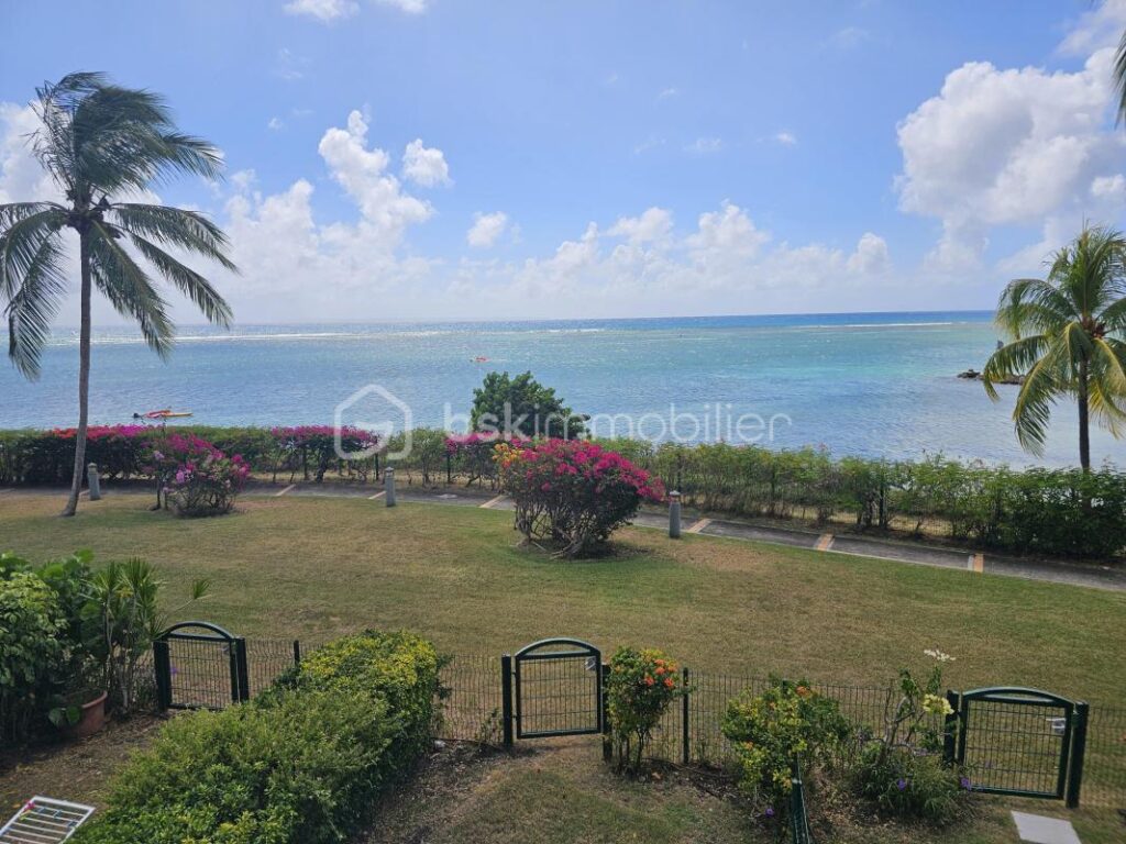 APPARTEMENT T2- LE SAVANNAH- BORD DE MER- VUE LAGON – 2 pièces – 1 chambre – 61 m²