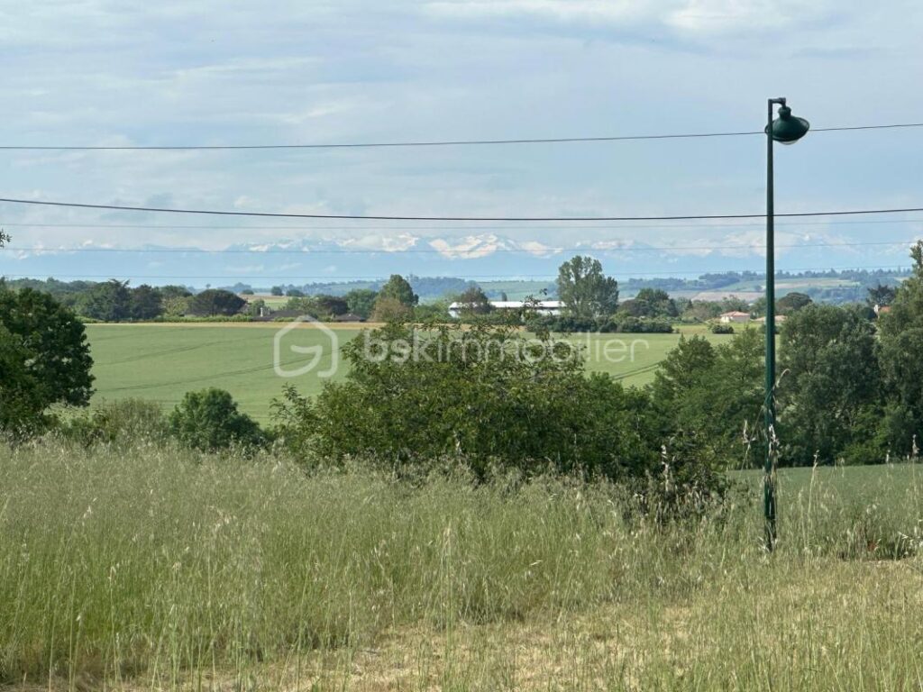 Beau terrain vue Pyrénées à Escalquens – NR pièces – NR chambres – 1094 m²