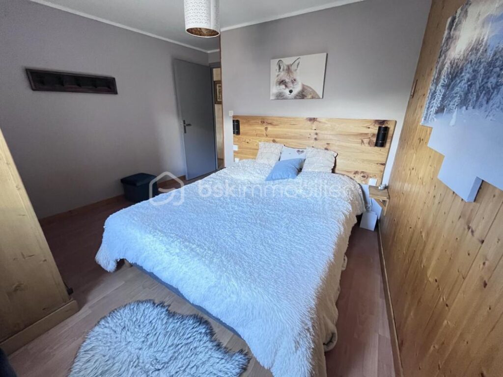 Appartement de standing – 83m² – Terrasse, terrain et stationnements – Saint-Martin-d’Arc – 5 pièces – 4 chambres – 83 m²