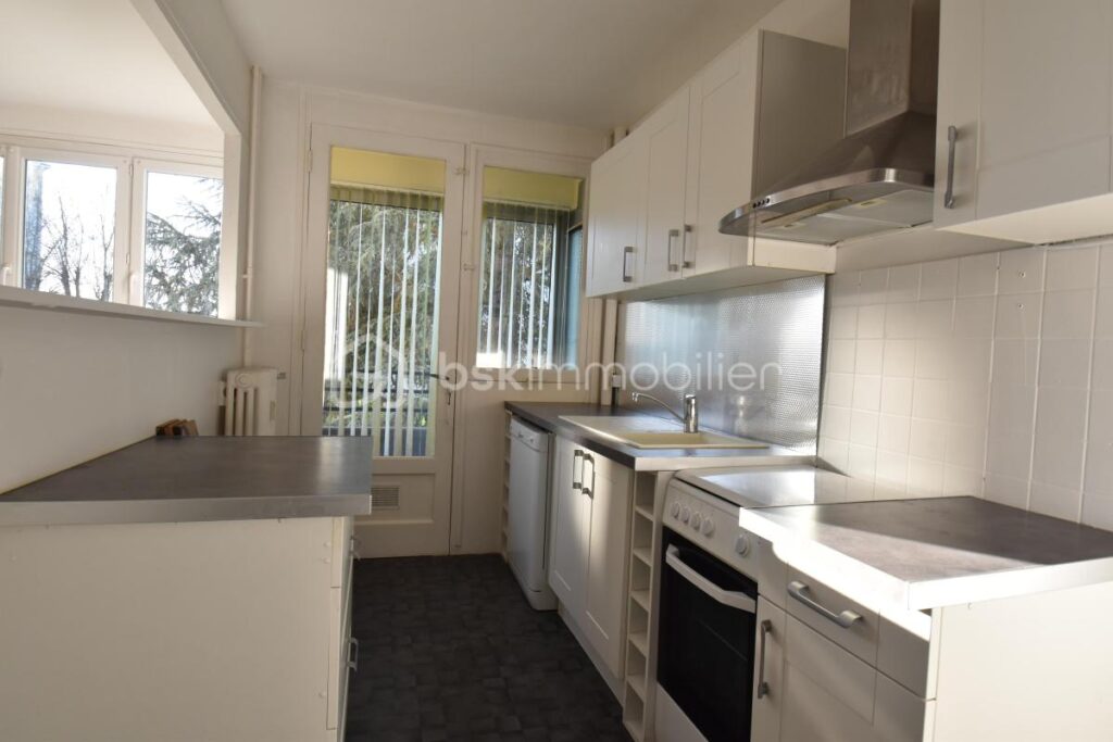 Appartement lumineux 1er étage au calme et sans vis à vis – 3 pièces – 2 chambres – 55 m²