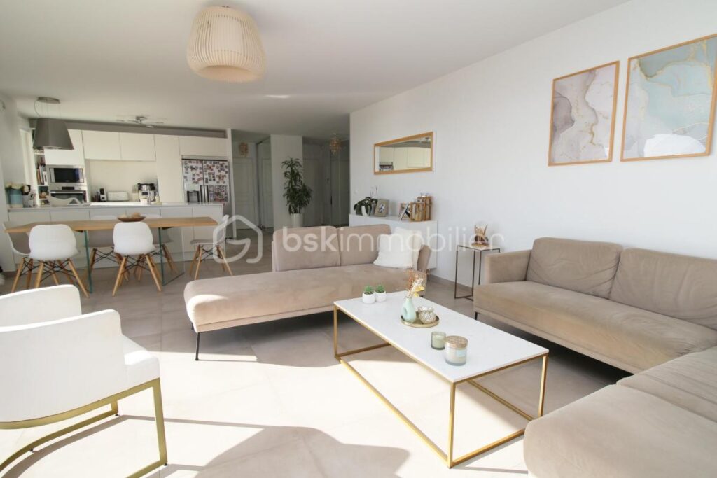 Penthouse 122m2 4 Pièces Vue Mer Au calme a vendre – 4 pièces – 3 chambres – 122 m²