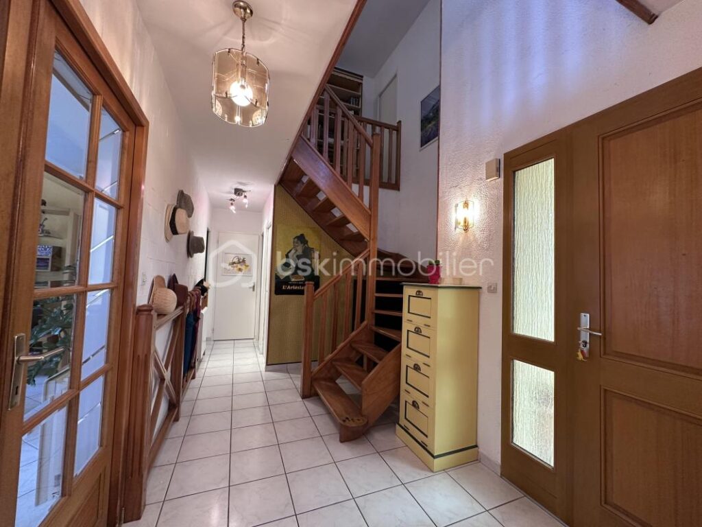 Maison 5 pieces avec terrain de 1500m² à Saint étienne de Crossey – 5 pièces – 4 chambres – 121 m²