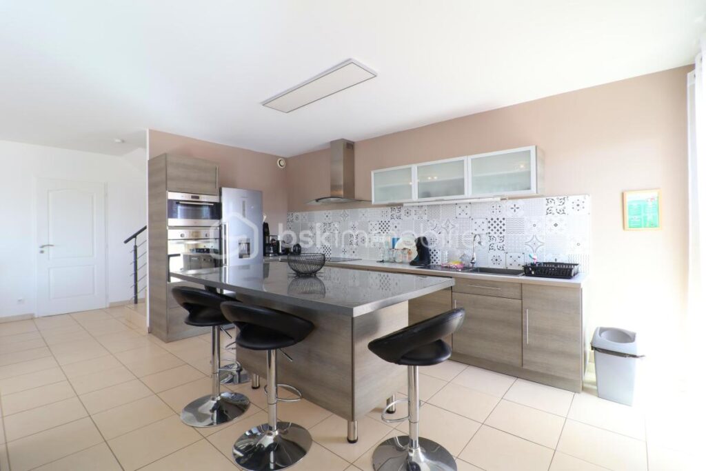 Villa familiale 4 chambres avec piscine – 6 pièces – 4 chambres – 115 m²