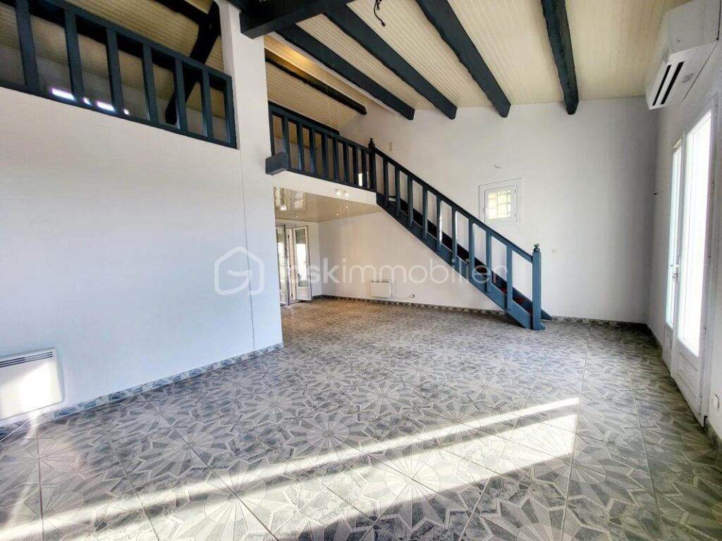 Thézan-Lès-Béziers – Villa 4 faces – piscine – jardin – vue dégagée – 6 pièces – 4 chambres – 157 m²