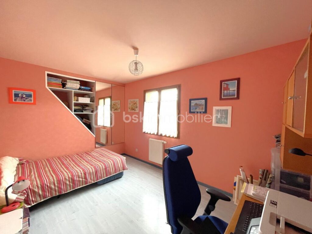 Maison familiale avec vue imprenable – Un havre de paix au cœur de Val d’Arcy – 5 pièces – 3 chambres – 130 m²