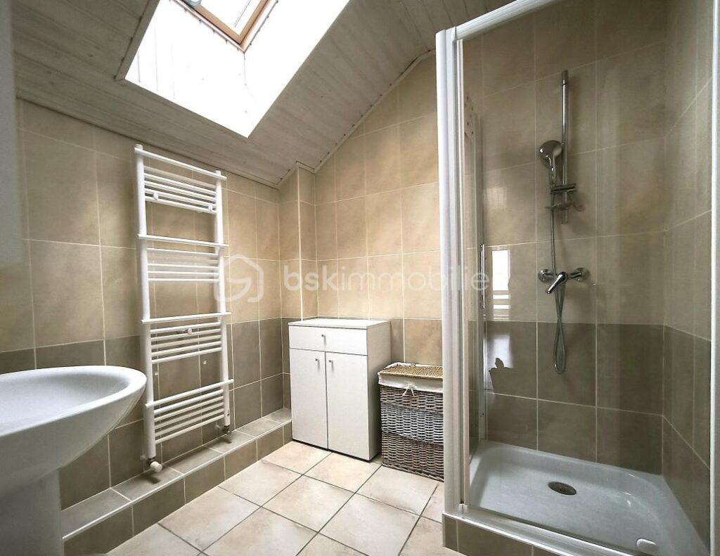 Maison à deux pas de la frontière Suisse – 6 pièces – 3 chambres – 179 m²