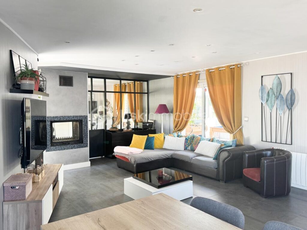 Maison de plain-pied 4 chambres 130m2 + véranda de 45m2 – 6 pièces – 4 chambres – 130 m²