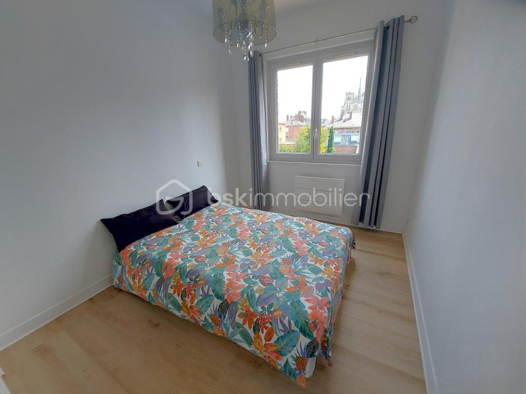 Appartement T3 entièrement rénové au CENTRE-VILLE D’AMIENS !!! – 3 pièces – 2 chambres – 54 m²