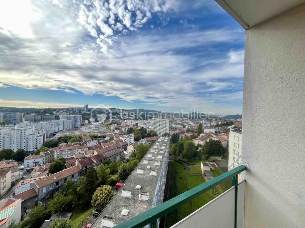 BAISSE DE PRIX ! Vivaraize/Fauriel Appartement 4 pièces de 76,92 m², balcons, grand garage et cave – 4 pièces – 2 chambres – 76 m²