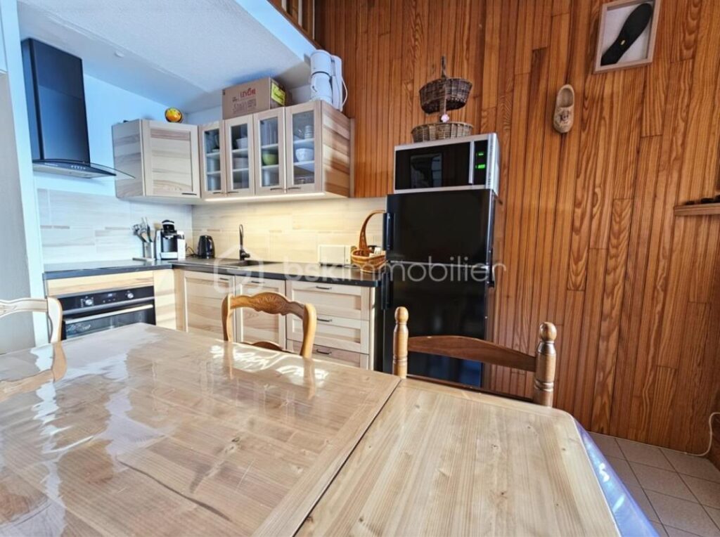 Dernier étage avec ascenseur – Appartement duplex cœur de station – 4 pièces – 2 chambres – 46 m²