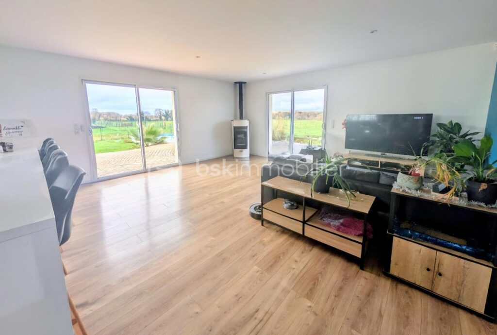 Maison récente 2017 – DPE A/A – Jardin – Piscine – Quartier calme – Pont-l’Abbé-d’Arnoult (17) – 5 pièces – 4 chambres – 115 m²