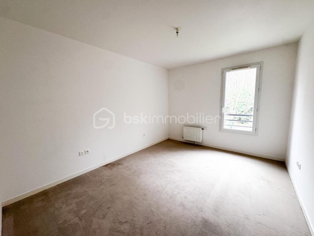 APPARTEMENT COUP DE COEUR- PROCHE FORET -2 PLACES DE PARKINGS – 3 pièces – 2 chambres – 59 m²