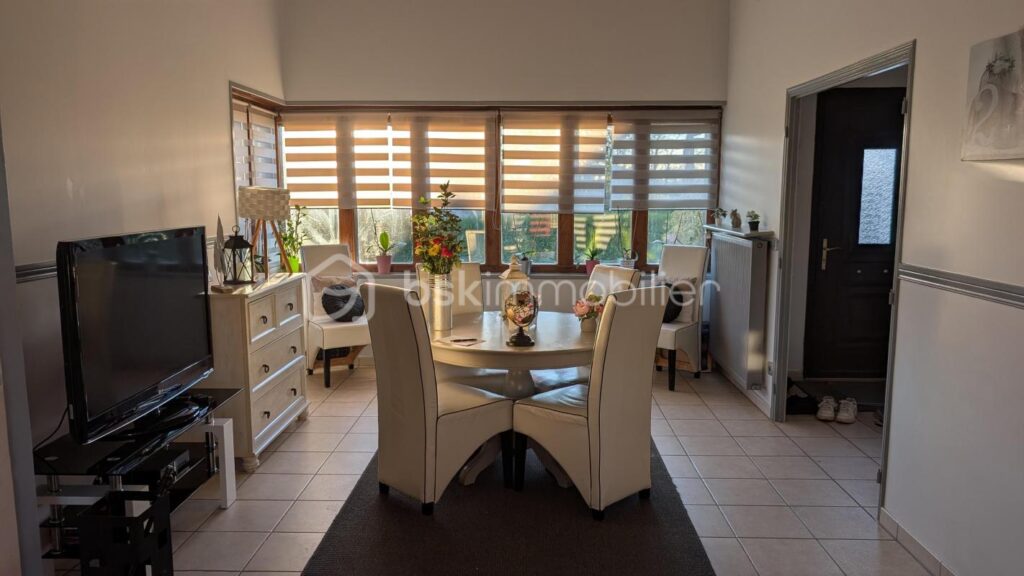 Vendu – 5 pièces – 3 chambres – 145 m²