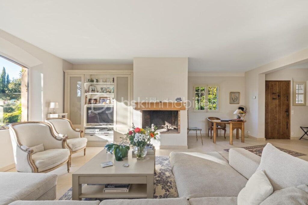 Une villa clés en main, alliant charme et sérénité dans un écrin de verdure – 5 pièces – 4 chambres – 170 m²