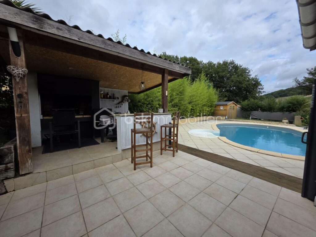 MAISON 128 m²- 4 CHAMBRES- PISCINE- POOL HOUSE- GARAGE – 5 pièces – 4 chambres – 128 m²