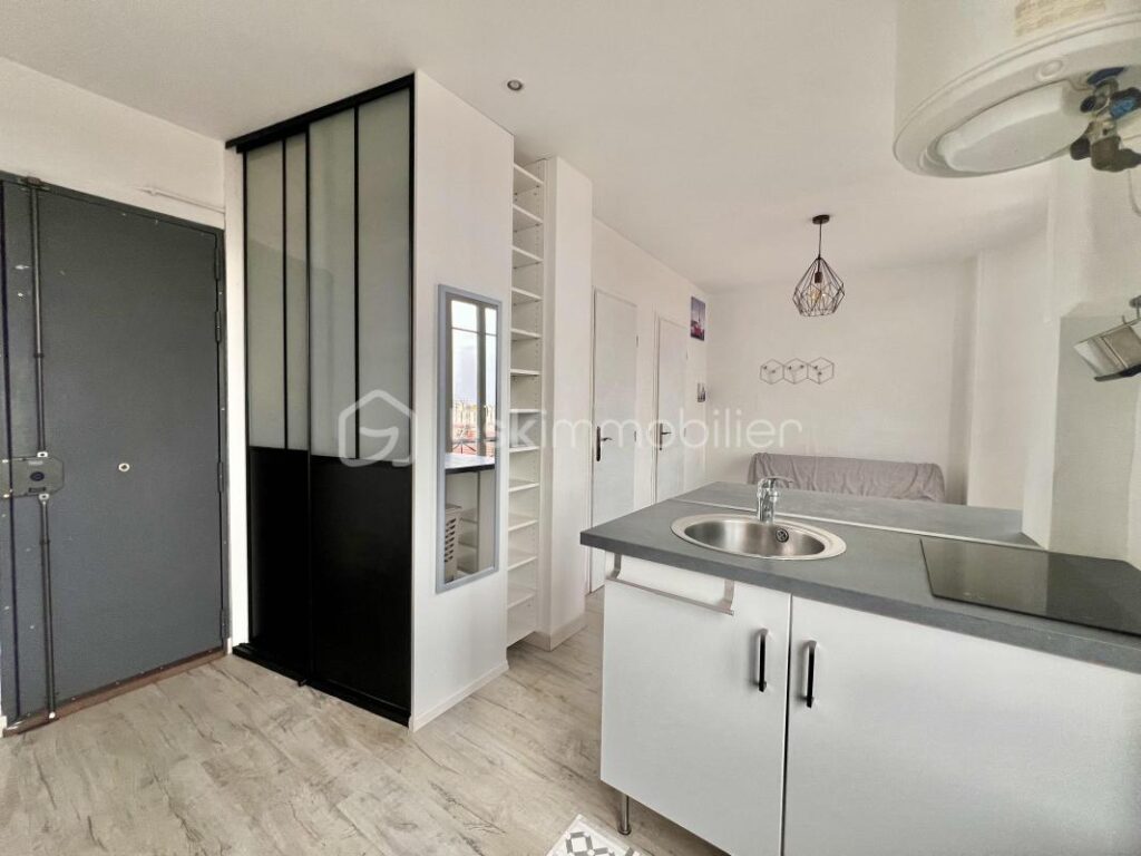 Studio de 18,39 m2 – 4ème étage calme et lumineux sans vis à vis – RUE ANDRE SABATIER – NANTERRE – 1 pièce – NR chambres – 18 m²
