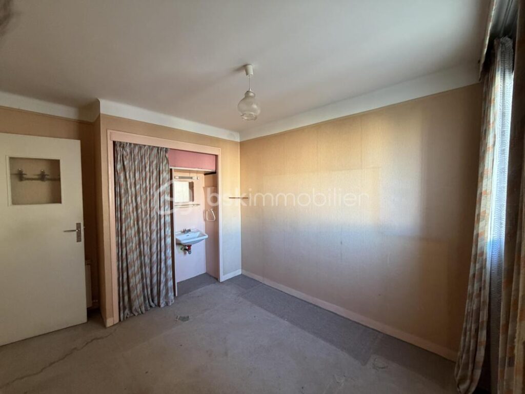 T4 duplex 67,5 m² dernier étage – loggia, garage, cave, parking – Hyères Ouest – 4 pièces – 3 chambres – 67 m²