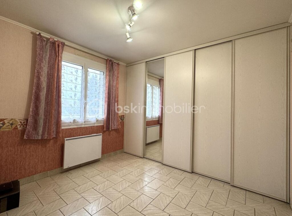 À vendre – Maison indépendante de plain-pied 101m2 avec sous-sol total – Poincy (à 2 min de Meaux) – 4 pièces – 3 chambres – 105 m²