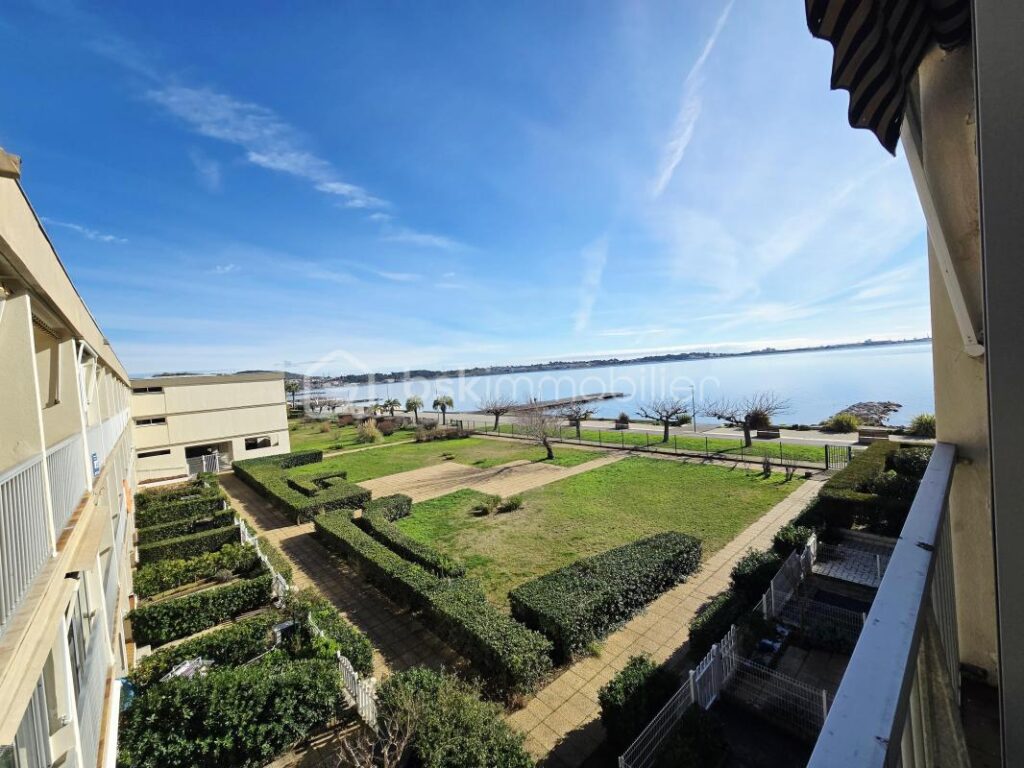 EN EXCLUSIVITE – VUE – COIN NUIT – 1 pièce – NR chambres – 27 m²