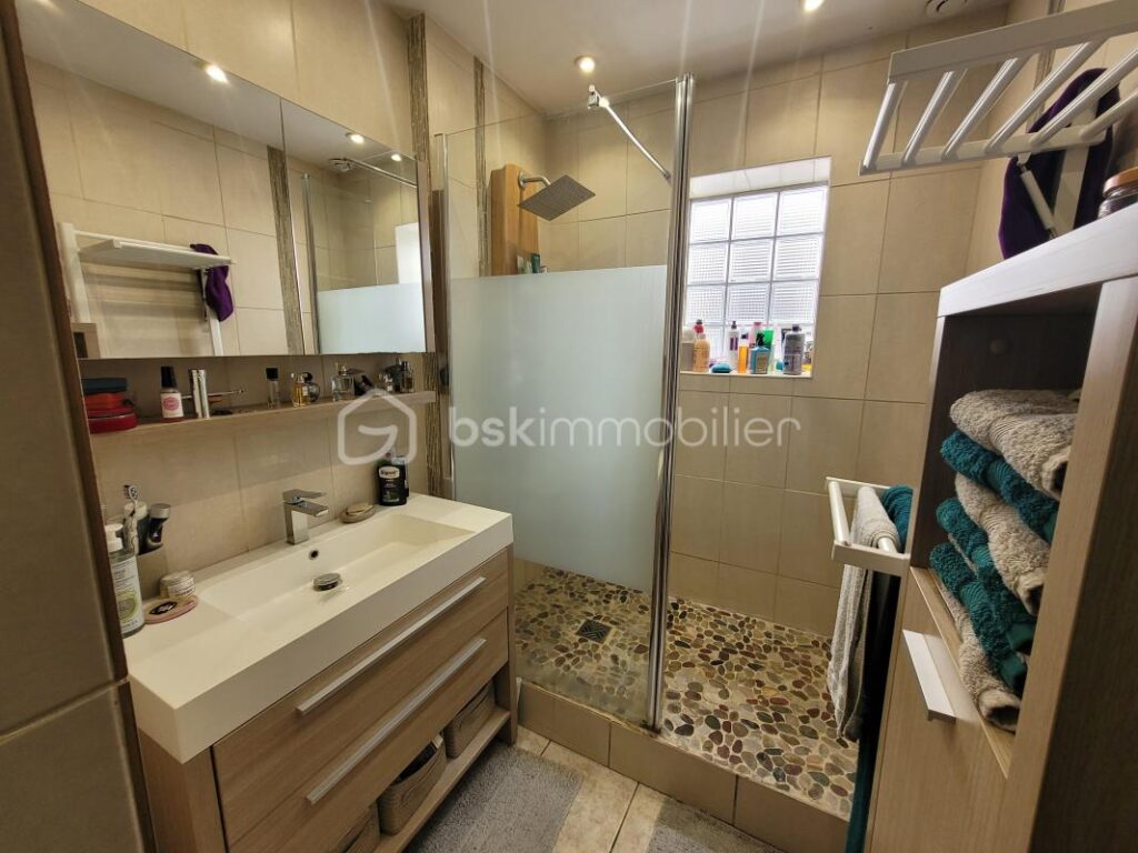 maison – 6 pièces – 5 chambres – 150 m²