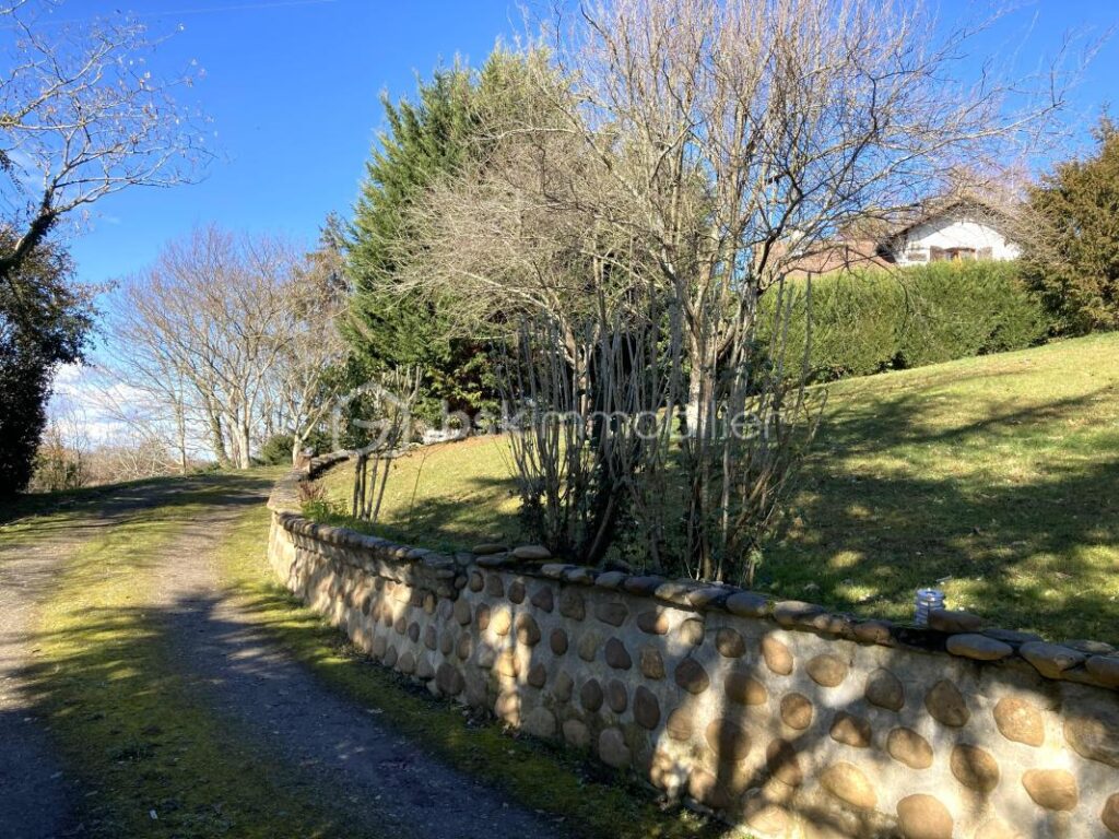Havre de paix… maison avec vue sur les Pyrénées et piscine couverte – 5 pièces – 4 chambres – 158 m²